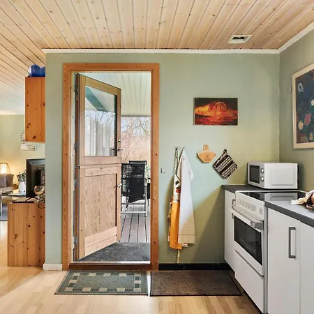 3 Bedroom Awesome In Holiday home *
