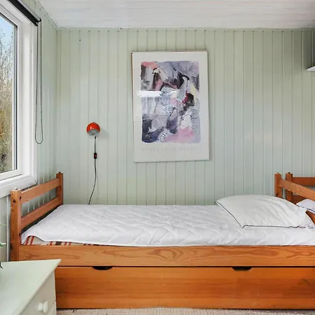 3 Bedroom Awesome In Holiday home *
