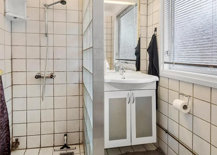 3 Bedroom Awesome In *